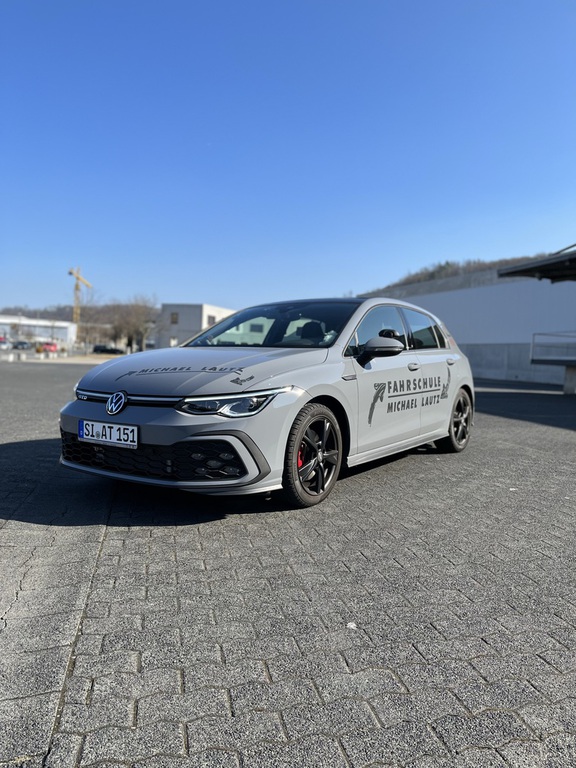 VW Golf – Schulungsfahrzeug der Fahrschule Lautz