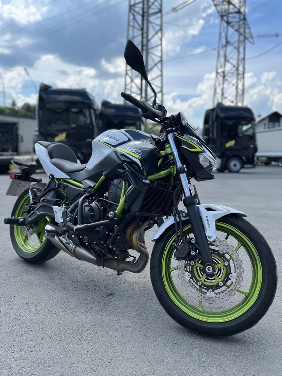 Kawasaki Z125 – Motorrad der Fahrschule Lautz